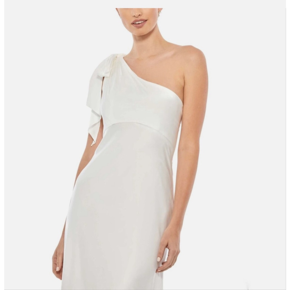 Women's Ieena for Mac Duggal White Dress Size 4